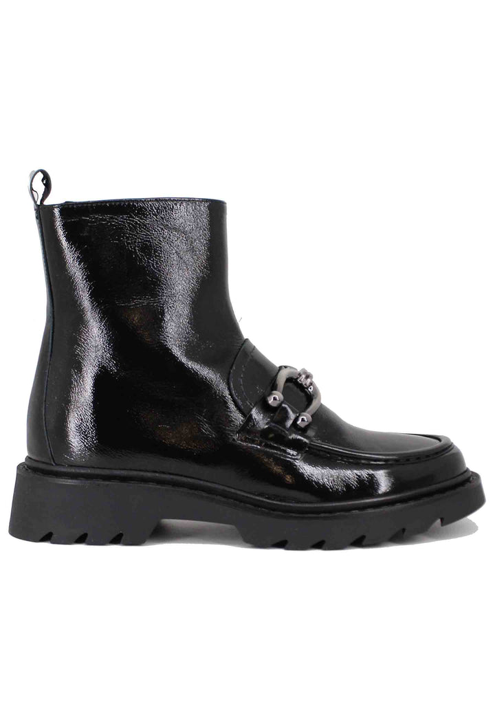 Spatarella Stivaletti donna in vernice nera con suola carrarmato Shopping Online