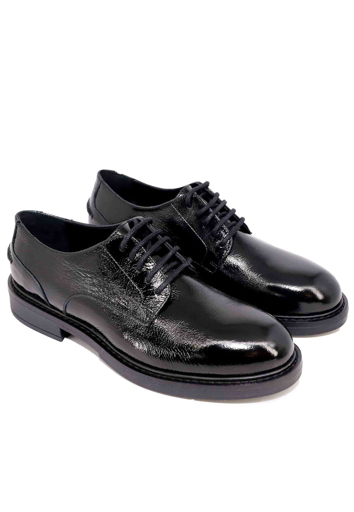 Spatarella Stringate donna in pelle naplack nero con suola in gomma e tacco basso Prezzo Ridotto