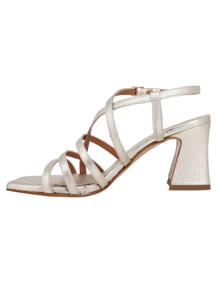 Spatarella Sandali slingback donna in pelle laminata platino con tacco alto e punta quadra Offerta