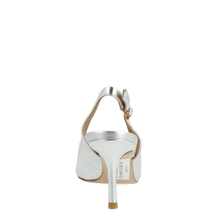 Uma Parker Chanel in Nappa Metal Argento In Vendita
