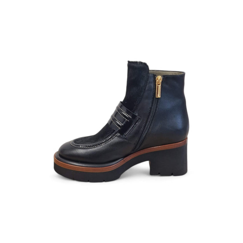 Viola Ricci Bianca - Stivalleto in pelle nero In Saldo