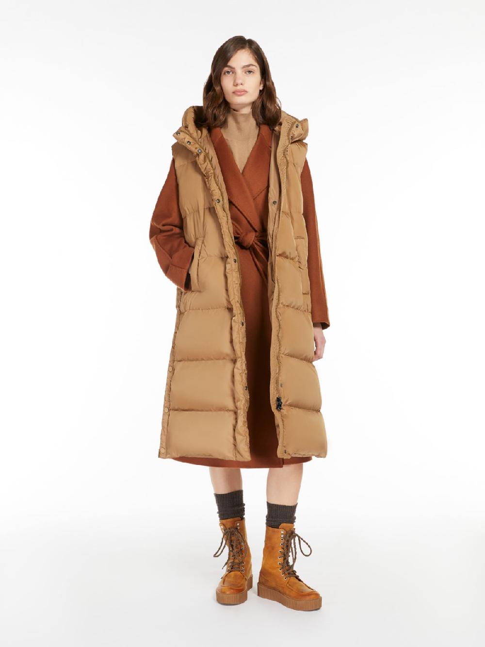 Weekend Cappotto in lana con cintura Nuovo