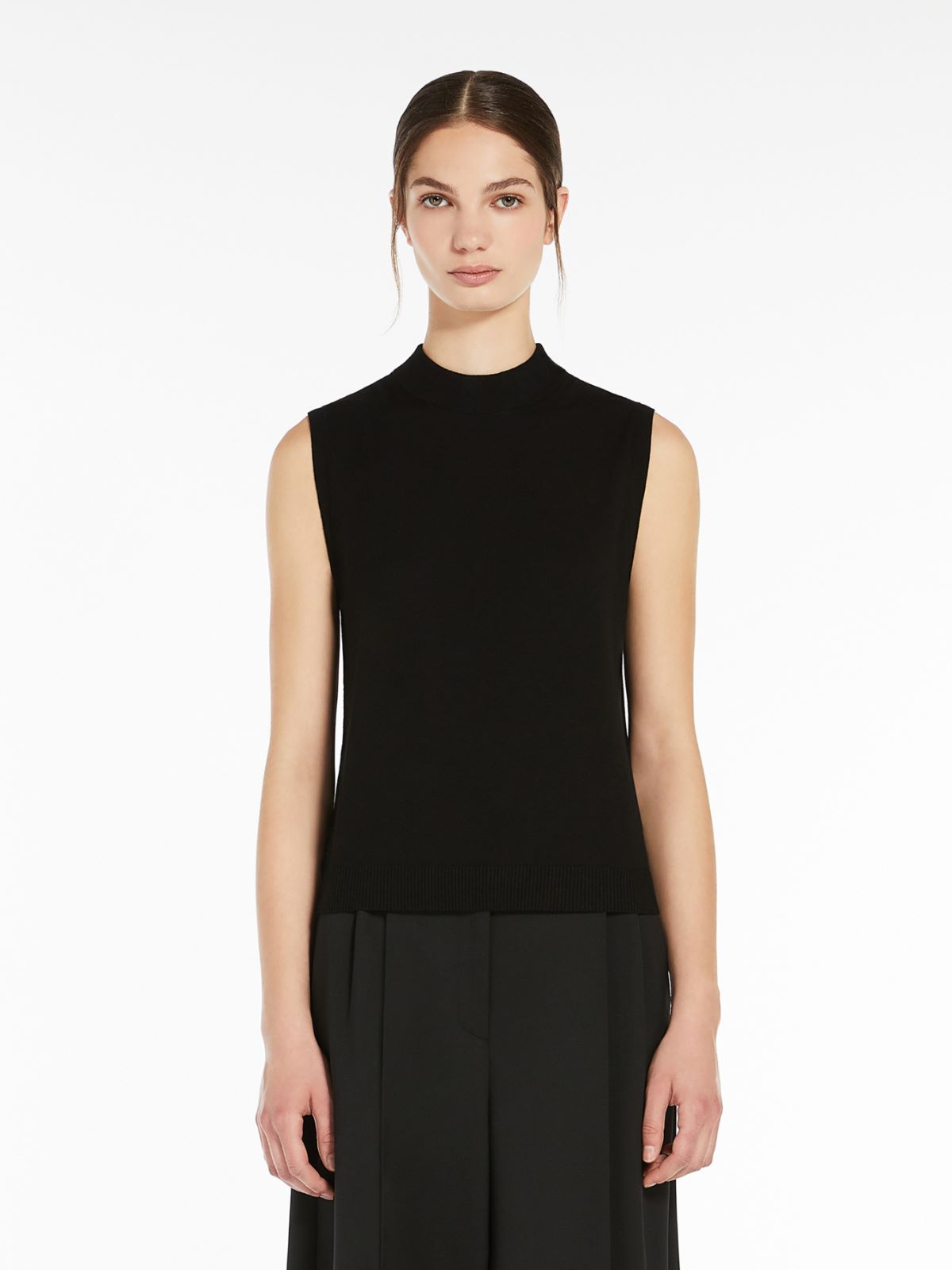 Weekend Top in filato di viscosa stretch Nuova