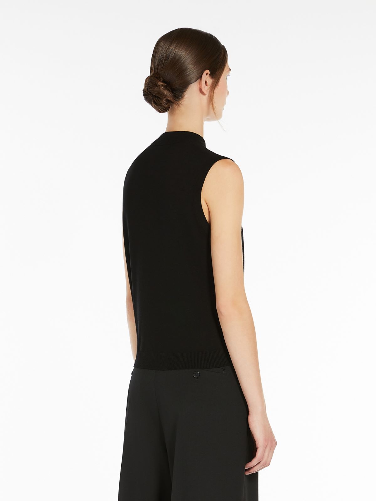 Weekend Top in filato di viscosa stretch Nuova