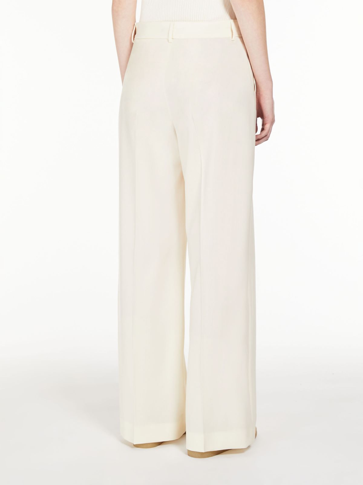 Weekend Pantalone lungo in lana Fino Al -60%