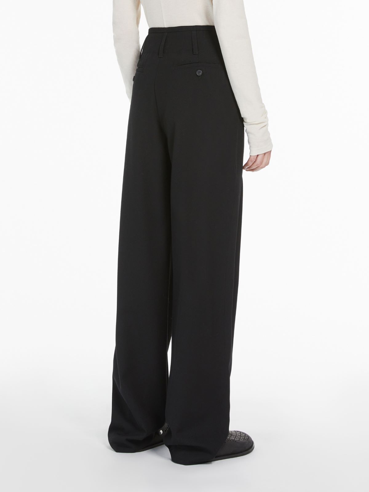 Weekend Pantalone ampio in mista lana Offerta