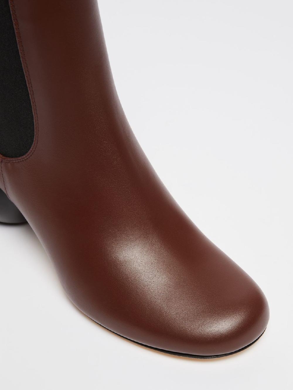 Weekend Chelsea boot con maxi boule Spedizione gratuita