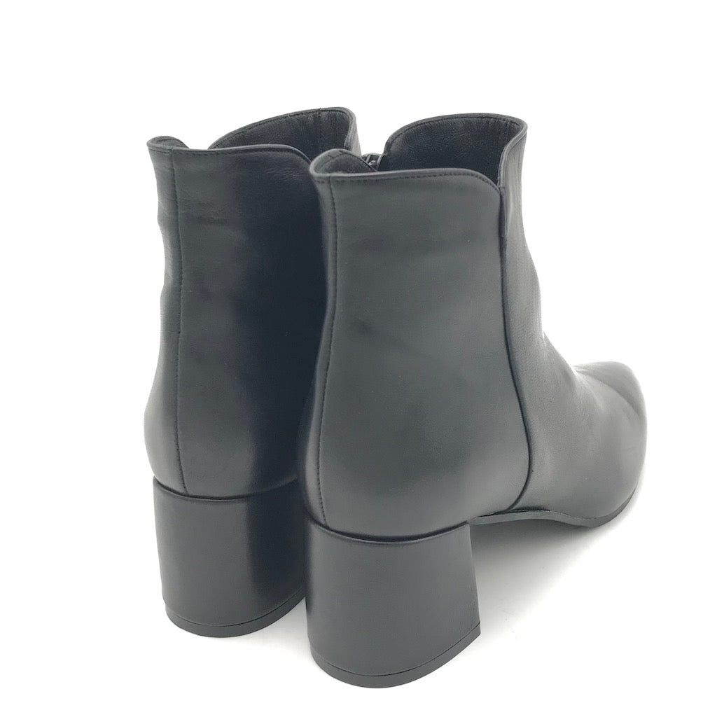 Zulian Calzature Tronchetto nappa nera Fino Al -60%