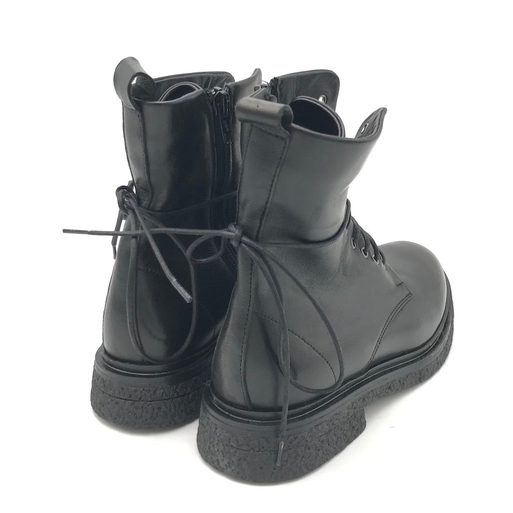 Zulian Calzature Anfibio in pelle nera Qualità