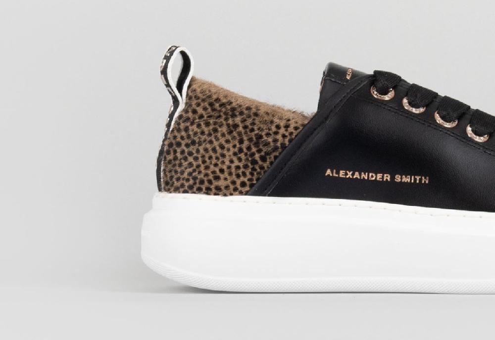 Alexander Smith WEMBLEY WOMAN BLACK SAND Negozio